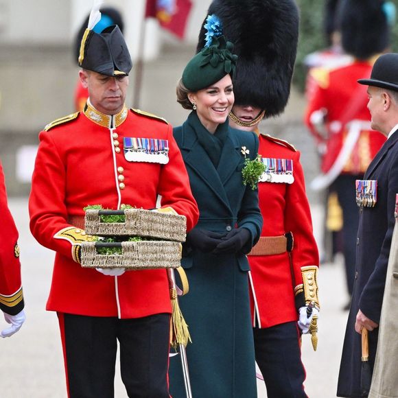 Catherine (Kate) Middleton, princesse de Galles, colonel des Irish Guards, visite le régiment lors du défilé de la Saint-Patrick à la caserne Wellington de Londres, Royaume Uni, le 17 mars 2025. © Zahu/Backgrid UK/Bestimage