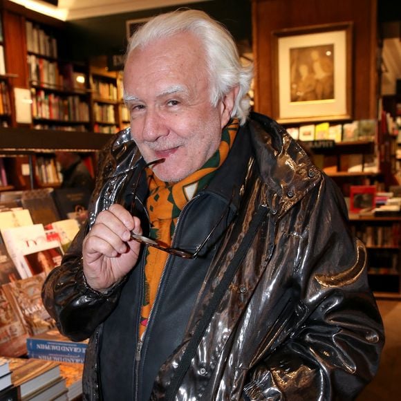 Exclusif - Le Chef Alain Ducasse - Charlotte Casiraghi dédicace son livre "La fêlure" à la Librairie Galignani à Paris le 3 Février 2026. © Bertrand Rindoff / Bestimage