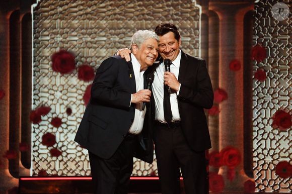 Exclusif - Enrico Macias, Laurent Gerra lors de l'enregistrement de l'émission "Laurent Gerra, l'anniversaire événement" présentée par S.Bern et qui sera diffusée le 7 juin 2025 sur France 2, au théâtre Marigny, à Paris, France, le 28 avril 2025. © Clovis-Moreau/Bestimage