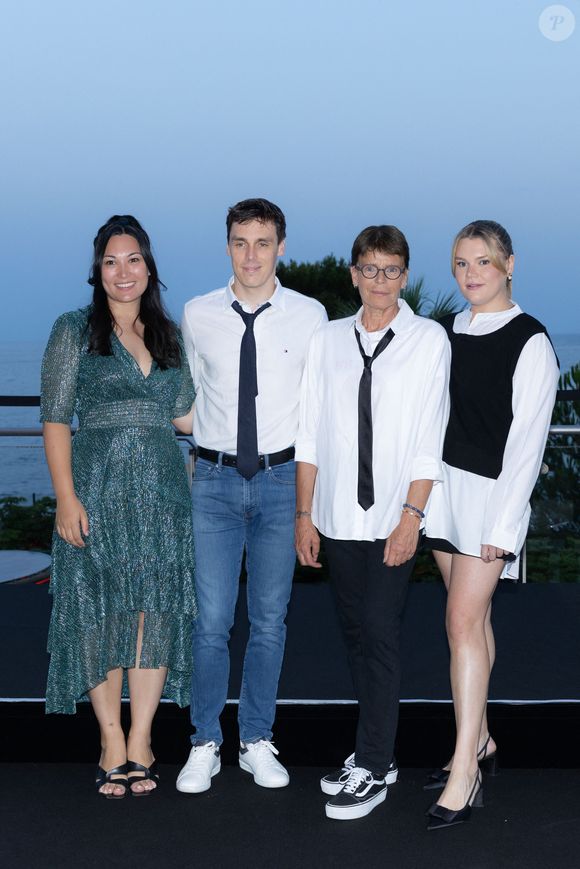 S.A.S. la princesse Stéphanie de Monaco, Louis et Marie Ducruet et Camille Gottlieb posent avant le Gala Fight AIDS Monaco, dans la salle des Etoiles du Sporting Monte-Carlo, à Monaco, le 5 juillet 2025. © Olivier Huitel/Pool Monaco/Bestimage