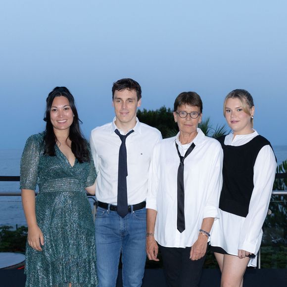S.A.S. la princesse Stéphanie de Monaco, Louis et Marie Ducruet et Camille Gottlieb posent avant le Gala Fight AIDS Monaco, dans la salle des Etoiles du Sporting Monte-Carlo, à Monaco, le 5 juillet 2025. © Olivier Huitel/Pool Monaco/Bestimage