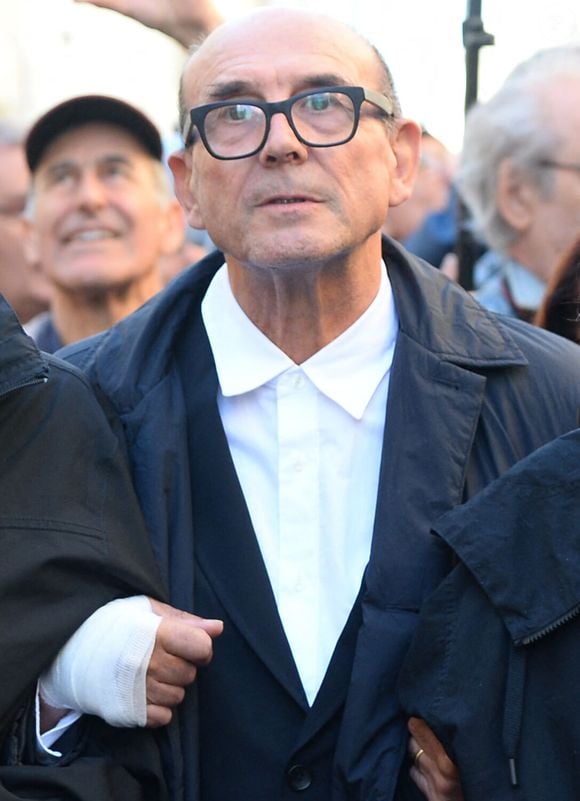 Dernier voyage de Claudia Cardinale : son fils Patrick, dont l'actrice a longtemps caché l'identité, en soutien de son oncle Bruno éprouvé : Le diaporama - Purepeople