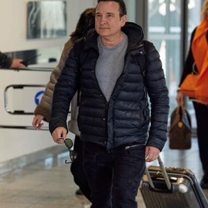 Pour cause, quitter sa famille et notamment sa fille handicapée Francesca qui reste à Monteréal est toujours très douloureux.

Exclusif - Jean-Marc Généreux - Les candidats de l'émission "Bienvenue au monastère", présentée par Alessandra Martines et diffusée à partir du 12 janvier sur C8, à leur arrivée à l'aéroport de Calvi en Corse
© Cyril Moreau / Bestimage