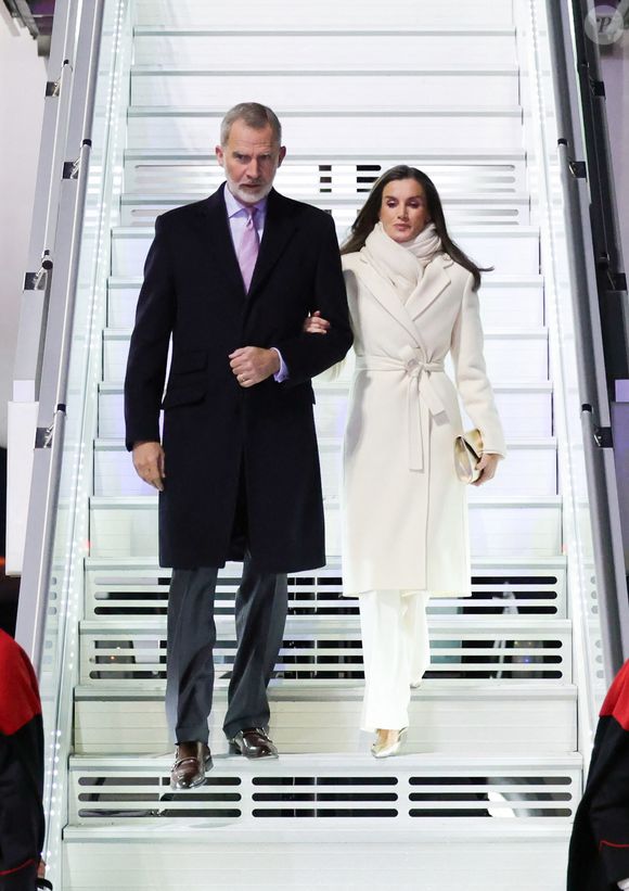 Le roi Felipe VI et la reine Letizia d’Espagne, arrivent à Rome lors d'une visite d'Etat de deux jours en Italie, le 10 décembre 2024. 
© Pool / Agence / Bestimage