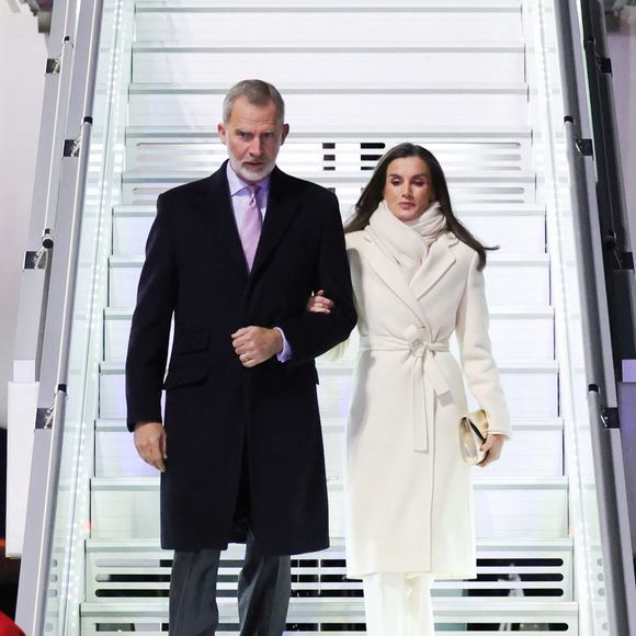 Le roi Felipe VI et la reine Letizia d’Espagne, arrivent à Rome lors d'une visite d'Etat de deux jours en Italie, le 10 décembre 2024. 
© Pool / Agence / Bestimage