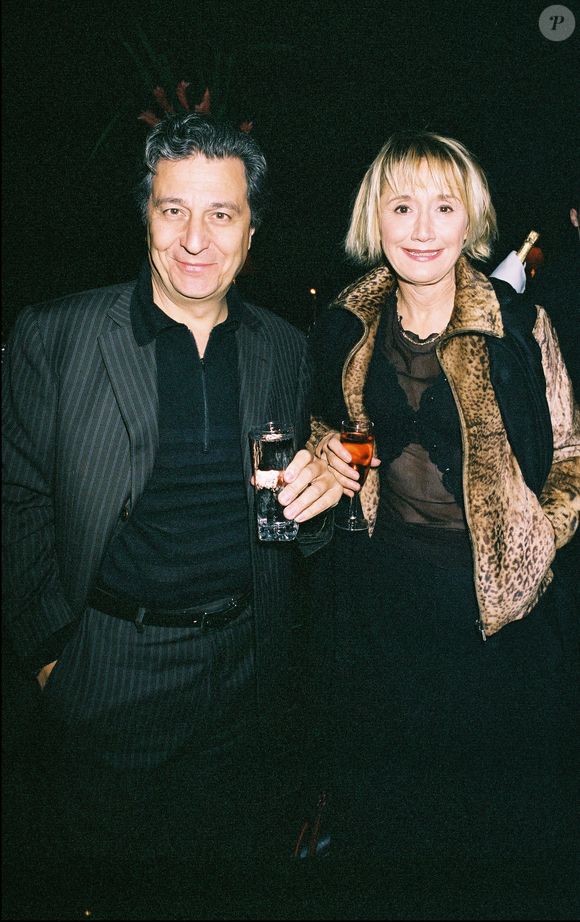 Les deux sont restés ensemble jusqu'en 2001, ils sont les parents d'une fille prénommée Margot née en 1983 
Marie Anne Chazel & Christian Clavier au lancement du parfum de Jean Reno le 10 février 2004 BERTRAND RINDOFF PETROFF / BESTIMAGE