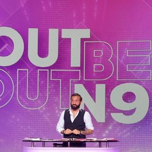 Cyril Hanouna a finalement clos la séquence en rappelant l'importance primordiale de consulter un avis médical avant toute initiative de ce type.

Exclusif - Cyril Hanouna, sur le plateau de  TBT9 présenté par C.Hanouna, et diffusé en direct sur W9, Paris, France, le 05 novembre 2025. © Jack Tribeca / Bestimage