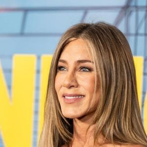 Une présence difficile à remarquer mais qui en dit long sur le souci de discrétion de l'actrice qui a vécu des histoires très médiatisées.

Jennifer Aniston lors de la première de la saison 4 de "The Morning Show" à New York le 9 septembre 2025  Credit Image: © Lev Radin/ZUMA Press Wire