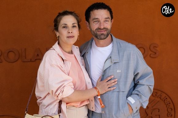 Alysson Paradis et son compagnon Guillaume Gouix au village lors des Internationaux de France de Tennis de Roland Garros 2026. Paris, le 1er juin 2026. 
© Jacovides / Moreau / Bestimage