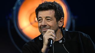Lors du spectacle des Enfoirés, une artiste a perdu ses moyens en direct : Patrick Bruel évoque ce moment qui l’a marqué