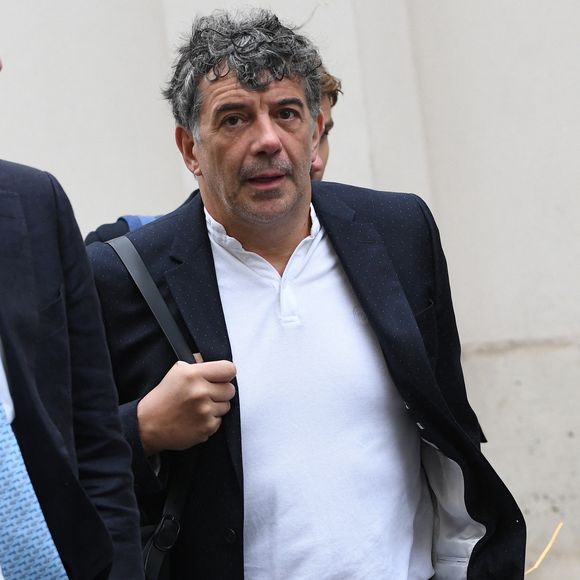 Exclusif - Stéphane Plaza arrive à la Maison de la Chimie à Paris avec ses avocats pour donner une conférence de presse le 5 juin 2025.