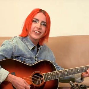 Lou Sirkis dans "Taratata"