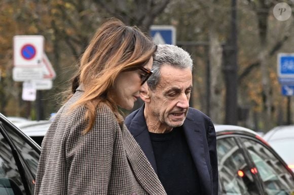 Nicolas Sarkozy et sa femme Carla Bruni vont déjeuner au restaurant Le Flandrin à Paris le lendemain de la sortie de prison de l'ancien président le 11 novembre 2025. Photo par Agence / Bestimage
