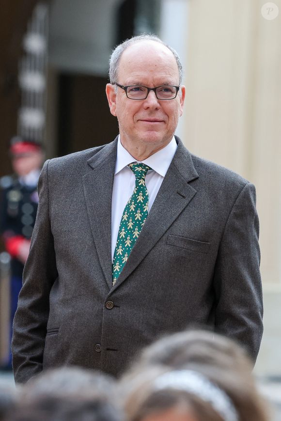 Albert de Monaco aime aller s'y reposer à l’abri des paparazzi et loin de l’extravertie Côte d’Azur

Le prince Albert II de Monaco, la princesse Charlene et leurs enfants la princesse Gabriella et le prince héréditaire Jacques ont accueilli les enfants monégasque pour le traditionnel arbre de Noël du Palais à Monaco, le 17 décembre 2025. La famille princière a assisté à un spectacle dans la cour d'honneur du Palais puis a distribué cadeaux et friandises avec l'aide de la princesse Stéphanie de Monaco, et de ses enfants, Louis Ducruet et Camille Gottlieb. © Claudia Albuquerque/Bestimage