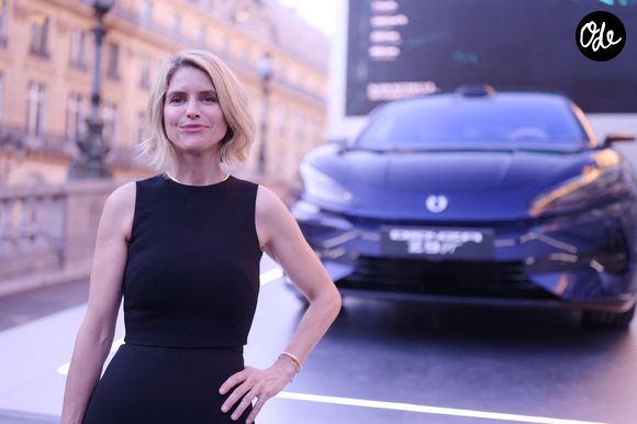 L’actrice privilégie la régularité plutôt que l’intensité pour rester en forme.

Alice Taglioni au lancement de la marque de voitures électriques Denza par BYD à l'Opéra Garnier à Paris le 8 avril 2026.

© Rachid Bellak / Bestimage