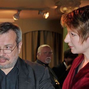 Natacha Polony lors de son intronisation dans la confrérie des vins de Suresnes à l'hôtel de ville de Suresnes, France le 18 janvier 2013. Ici, avec son mari Périco Légasse. Agence / Bestimage