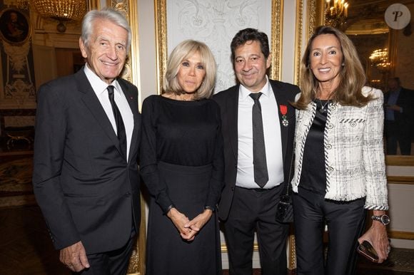Exclusif - Gilbert Coullier, Brigitte Macron, Laurent Gerra, Nicole Coullier - Laurent Gerra reçoit la légion d’honneur de la part du grand chancelier F. Lecointre en présence de la première dame, B. Macron au Palais de la Légion d'honneur à Paris le 29 septembre 2025. © Cyril Moreau/Bestimage
