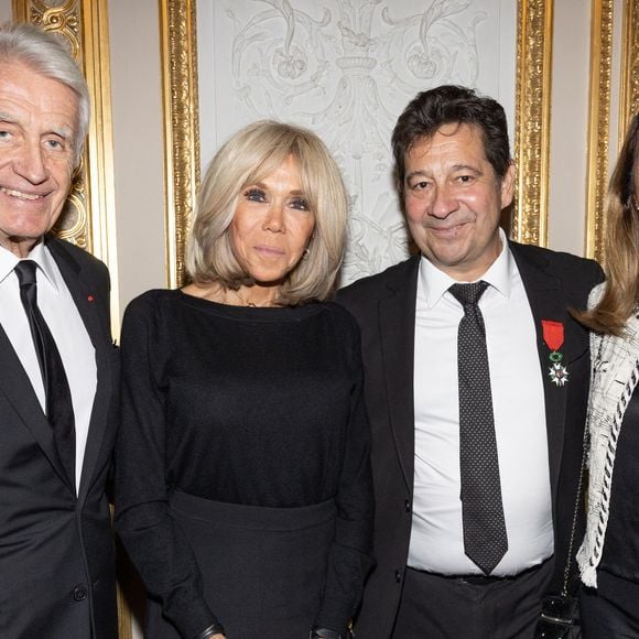 Exclusif - Gilbert Coullier, Brigitte Macron, Laurent Gerra, Nicole Coullier - Laurent Gerra reçoit la légion d’honneur de la part du grand chancelier F. Lecointre en présence de la première dame, B. Macron au Palais de la Légion d'honneur à Paris le 29 septembre 2025. © Cyril Moreau/Bestimage