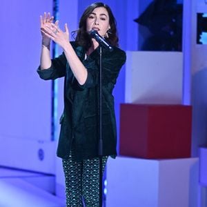 “Ça, c’est pour le coup quelque chose qui appartient à Lola et à moi. C’est vraiment quelque chose de difficile : mon visage trahit tout."
Exclusif - Olivia Ruiz - Enregistrement de l'émission "Vivement Dimanche" au Studio Gabriel à Paris, présentée par M.Drucker et diffusée le 3 mars sur France 3
© Guillaume Gaffiot / Bestimage