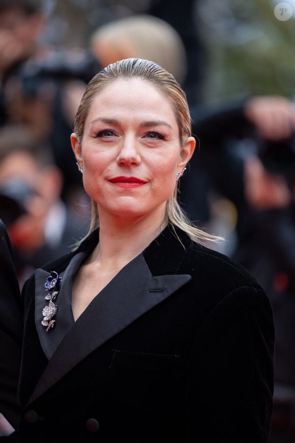 Avant d'être tragiquement emportée par un cancer à 43 seulement en mars dernier

Emilie Dequenne - Montée des marches du film « Kaibutsu (Monster) » lors du 76ème Festival International du Film de Cannes, au Palais des Festivals à Cannes. 
© Olivier Borde / Bestimage