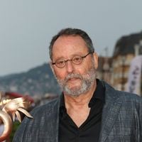 Jean Reno tire un trait sur un pan de sa vie dans son petit village des Alpilles : "Après cinq ans, j'ai arrêté"