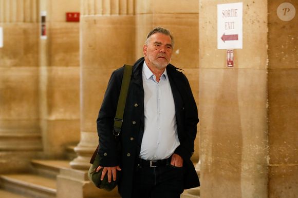 Franck Berton, avocat de Aomar Ait Khedache - Arrivées au procès de la rue tronchet des "papys braqueurs" de Kim Kardashian à Paris, France, le 5 mai 2025.
© Christophe Clovis / Bestimage
