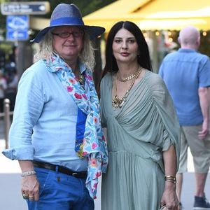 Pierre-Jean Chalençon et Sylvie Ortega Munos - J.L.Lahaye s'est marié en secondes noces avec sa compagne P.Aubin à la mairie du 18ème arrondissement de Paris, le 2 juillet 2025. © Agence / Bestimage