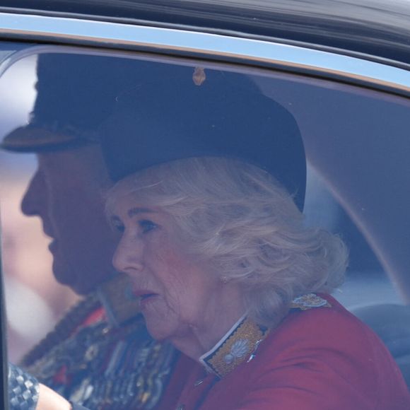 Le roi Charles III d'Angleterre et Camilla Parker Bowles, reine consort d'Angleterre - Des membres de la famille royale assistent à la parade « Trooping the Colour » au palais de Buckingham, à Londres, au Royaume-Uni, le 13 juin 2026.

© Julien Burton / Bestimage