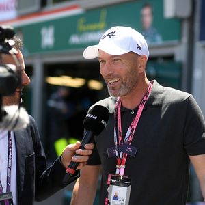 Mais les flashs des photographes n’ont pas crépité uniquement pour la famille princière monégasque, puisque Zinedine Zidane était également là…

Zinedine Zidane - Célébrités lors du Grand Prix de Formule 1 (F1) Tag Heuer de Monaco le 25 mai 2025. © Lionel Urman/Bestimage
