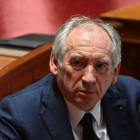 “En tant que père de famille, ça me poignarde le cœur, même si c’est une affaire très ancienne”, explique le père d’Hélène Perlant

Info du 23/04/2025 - La fille du premier ministre, Hélène Perlant révèle dans Paris Match qu'elle a subi des sévices à Bétharram mais qu'elle n'en a jamais parlé - Francois Bayrou questions au Premier ministre à l'Assemblée nationale. 
© PsnewZ / Bestimage