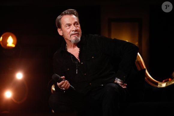 Exclusif - Florent Pagny lors de l'enregistrement de l'émission "Serge Lama, le dernier rappel" présentée par F. Bollaert, diffusée le vendredi 21 novembre 2025 sur France 3 à 21h10, au théâtre Marigny à Paris, France, le 29 avril 2025. © Clovis-Moreau/Bestimage
