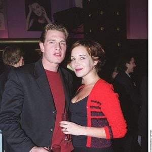Elise Ventre et Guillaume Depardieu à un anniversaire au VIP paris le 06/02/2000. Crédit Coadic Guirec / Bestimage