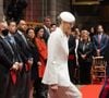 Pour cette occasion spéciale, elle a opté pour une tenue signée Giorgio Armani. 

La princesse Charlene de Monaco - La famille princière Monégasque quitte la cathédrale Notre-Dame-immaculée de Monaco le jour de la fête nationale à Monaco le 19 novembre 2025. 
© Olivier Huitel / Pool Monaco / Bestimage