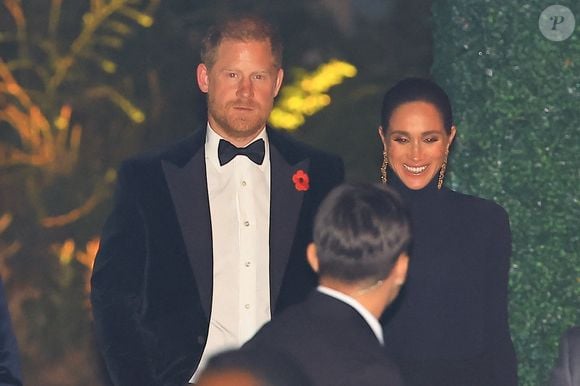 Harry et Meghan à un anniversaire très VIP à Los Angeles

Le prince Harry et Meghan Markle quittant la soirée d'anniversaire de Kris Jenner à Beverly Hills, dans la maison de Jeff Bezos. © Backgrid USA / Bestimage