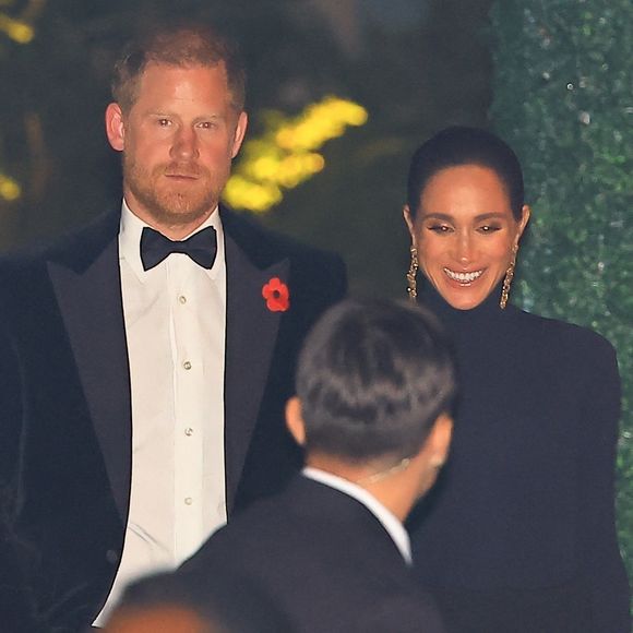 Harry et Meghan à un anniversaire très VIP à Los Angeles

Le prince Harry et Meghan Markle quittant la soirée d'anniversaire de Kris Jenner à Beverly Hills, dans la maison de Jeff Bezos. © Backgrid USA / Bestimage