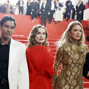 Catherine Deneuve, Adam Bessa, Isabelle Huppert, Virginie Efira, Asghar Farhadi - Descente des marches du film "Histoires parallèles" lors du 79ème Festival International du Film de Cannes, le 14 mai 2026. 

© Jacovides-Moreau / Bestimage