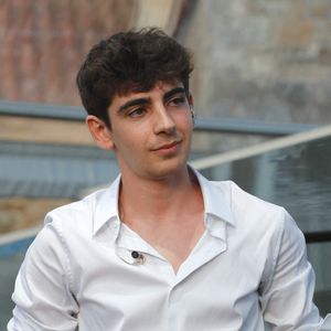 Exclusif - Léon Hesby, le fils de P.Bruel, se produit pour la première fois sur scène en France, au festival des Sables-d'Olonne, le 26 juin 2026.
Crédit : Noël Carrier / Bestimage