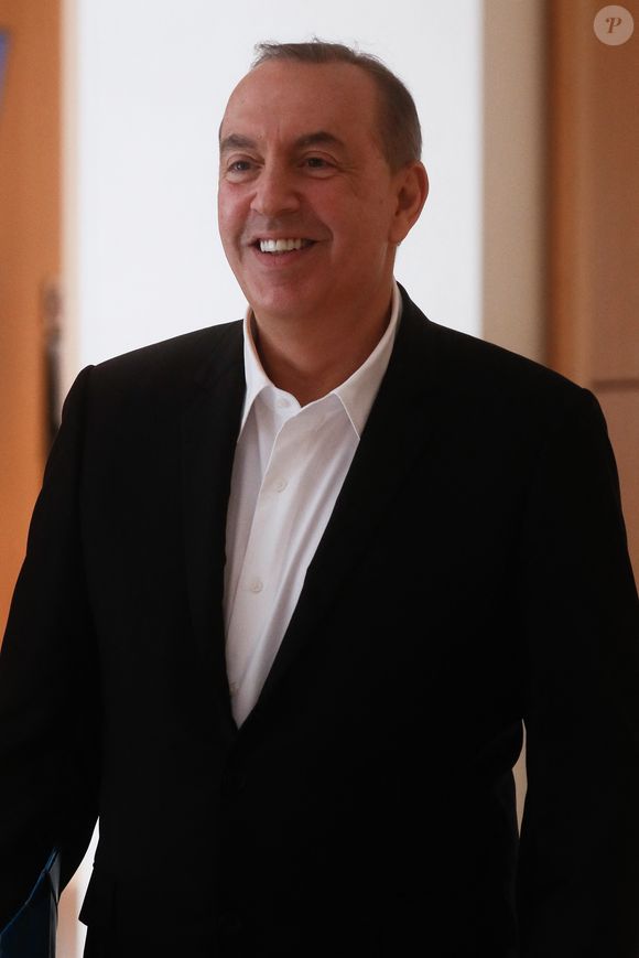 Exclusif - L'animateur de radio, journaliste, présentateur de télévision et producteur français, Jean-Marc Morandini, accompagné de son avocate, maître F.Rault, arrive à la chambre correctionnelle du tribunal judiciaire de Paris Batignolles, le 14 juin 2023. Jean-Marc Morandini est jugé pour "harcèlement sexuel" et "travail dissimulé", à Paris, lors du deuxième et dernier jour de son procès.
© Christophe Clovis /Bestimage