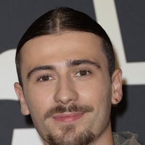 Depuis plusieurs mois, Pierre Garnier, vainqueur de la onzième saison de la Star Academy et figure montante de la scène pop française était resté (très) discret.

Pierre Garnier à Paris sur TF1.
Photo par Guirec Coadic/Bestimage