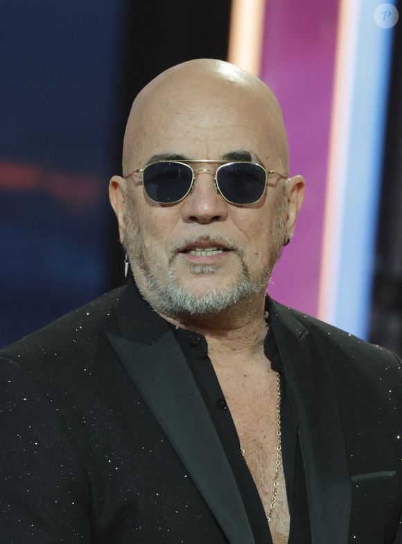 Pascal Obispo - Les célébrités se mobilisent pour la 38ème édition du Téléthon dans les studios de France 2 à Paris, le 29 novembre 2024.  © Coadic Guirec / Bestimage