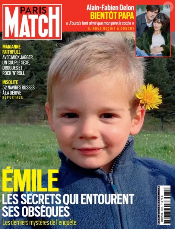 D'après Paris Match ce jeudi 6 février 2025, des "premières fêlures dans l'inébranlable unité affichée par la famille" auraient été constatées alors que les funérailles du jeune défunt vont s'orchestrer ce week-end dans le Var.

(Capture du magazine "Paris Match" dévoilé le 6 février 2025).