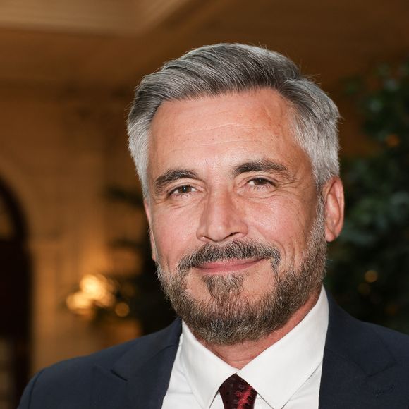 "J'ai été pris au premier tour mais pas au second. Il y avait un metteur en scène qui n'aimait pas ma façon d'être", explique-t-il avant d’ajouter : "Cela a été souvent le cas dans ma carrière..."

Exclusif - Olivier Minne - Soirée de Gala caritative des Invincibles au profit de la recherche contre la maladie de Charcot à l'InterContinental Paris Le Grand le 9 avril 2026. © Coadic Guirec/Bestimage