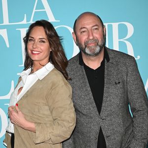 Côté vie privée, l'acteur partage aujourd'hui la vie de l'animatrice Julia Vignali

Kad Merad et sa femme Julia Vignali - Avant-première du film "La Vie pour de vrai" au cinéma Pathé Wepler à Paris le 18 avril 2023. © Coadic Guirec/Bestimage