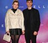 Depuis, la chanteuse continue de mener une carrière tambour battant dans la musique, tout comme son compagnon Florian Rossi. 

Louane et son compagnon Florian Rossi - Avant Première de " Belle " film animé japonais au Grand Rex à Paris le 6 décembre 2021 . © Veeren / Bestimage