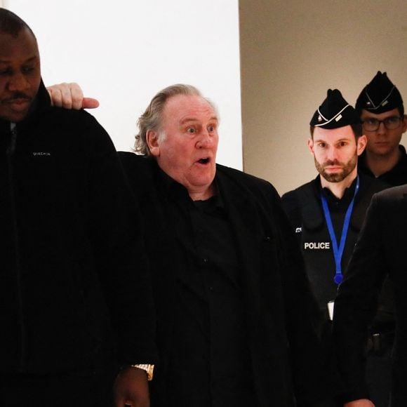 Gérard Depardieu et son avocat Jérémie Assous - Interruption de séance au procès de Gérard Depardieu accusé d'avoir agressé sexuellement deux femmes en 2021 lors du tournage du film "Les volets verts" de Jean Becker.
Paris le 25 mars 2025.

© Perusseau / Clovis / Bestimage