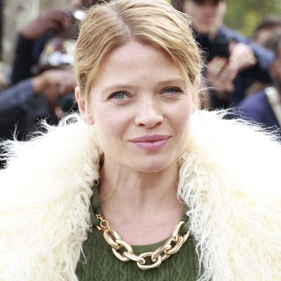 Cet été, l'actrice faisait quelques confidences sur son couple

Mélanie Thierry - Les célébrités au défilé Rabanne "Collection Femme Prêt-à-Porter Printemps/Eté 2026" lors de la Fashion Week de Paris, le 2 octobre 2025

© Christophe Aubert via Bestimage