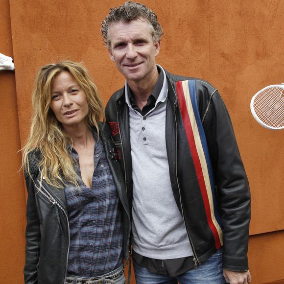 Après une parenthèse pour élever les enfants, Hortense Brogniart, passionnée d'animaux, s'est d'ailleurs reconvertie taxidermiste ! 

Denis Brogniart et sa femme Hortense à Roland Garros le 6 juin 2012. Crédit Rindoff Jacovides / Bestimage