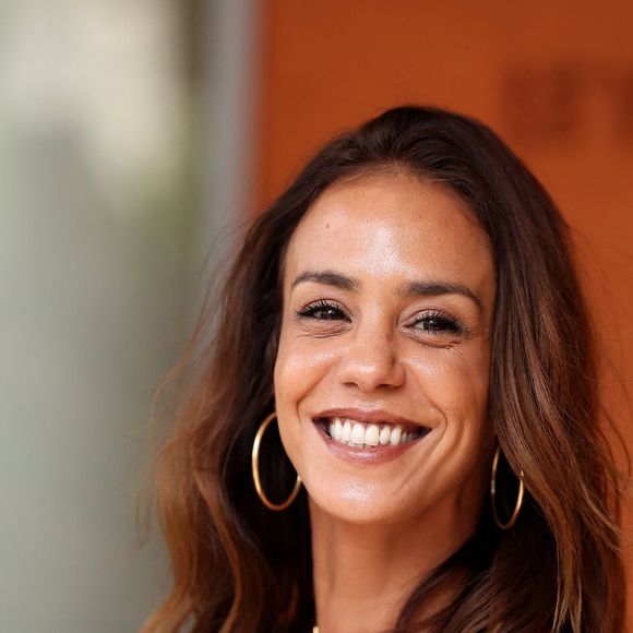 Alice Belaïdi au village lors des Internationaux de France de Tennis de Roland Garros 2025, à Paris, France, le 6 juin 2025. © Jacovides-Moreau/Bestimage