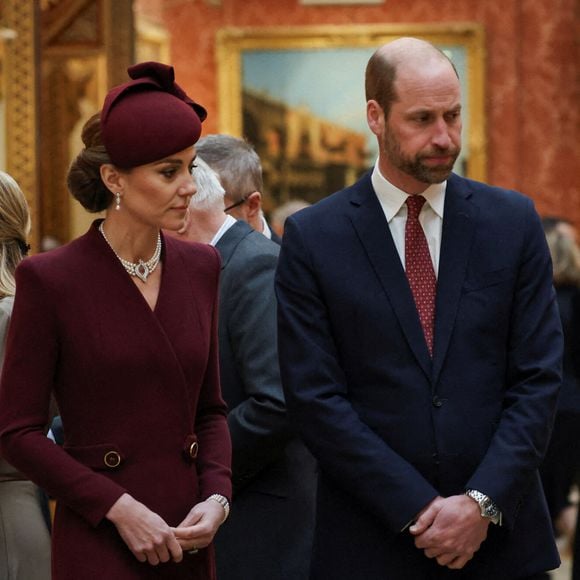 Elle verrait désormais la vie d'un autre oeil.

Le prince et la princesse de Galles au palais de Buckingham, à Londres, alors que l'émir du Qatar, Cheikh Tamim bin Hamad Al Thani, et son épouse, Cheikha Jawaher, regardent une exposition d'objets qataris de la collection royale, lors de leur visite d'État au Royaume-Uni, le 3 décembre 2024, à Londres, au Royaume-Uni. Photo by Mina Kim/PA Wire/ABACAPRESS.COM