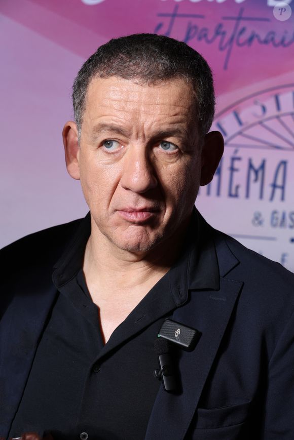 "J’aurais aimé être plus présent quand j’ai commencé à avoir énormément de succès", a notamment déclaré Dany Boon lors d'une interview pour la chaîne YouTube "Legend"

Exclusif - Dany Boon lors de la présentation de son film "Regarde" au Festival du Cinéma Francais et de la gastronomie d'Aix-les-Bains, France. © Denis Guignebourg/Bestimage